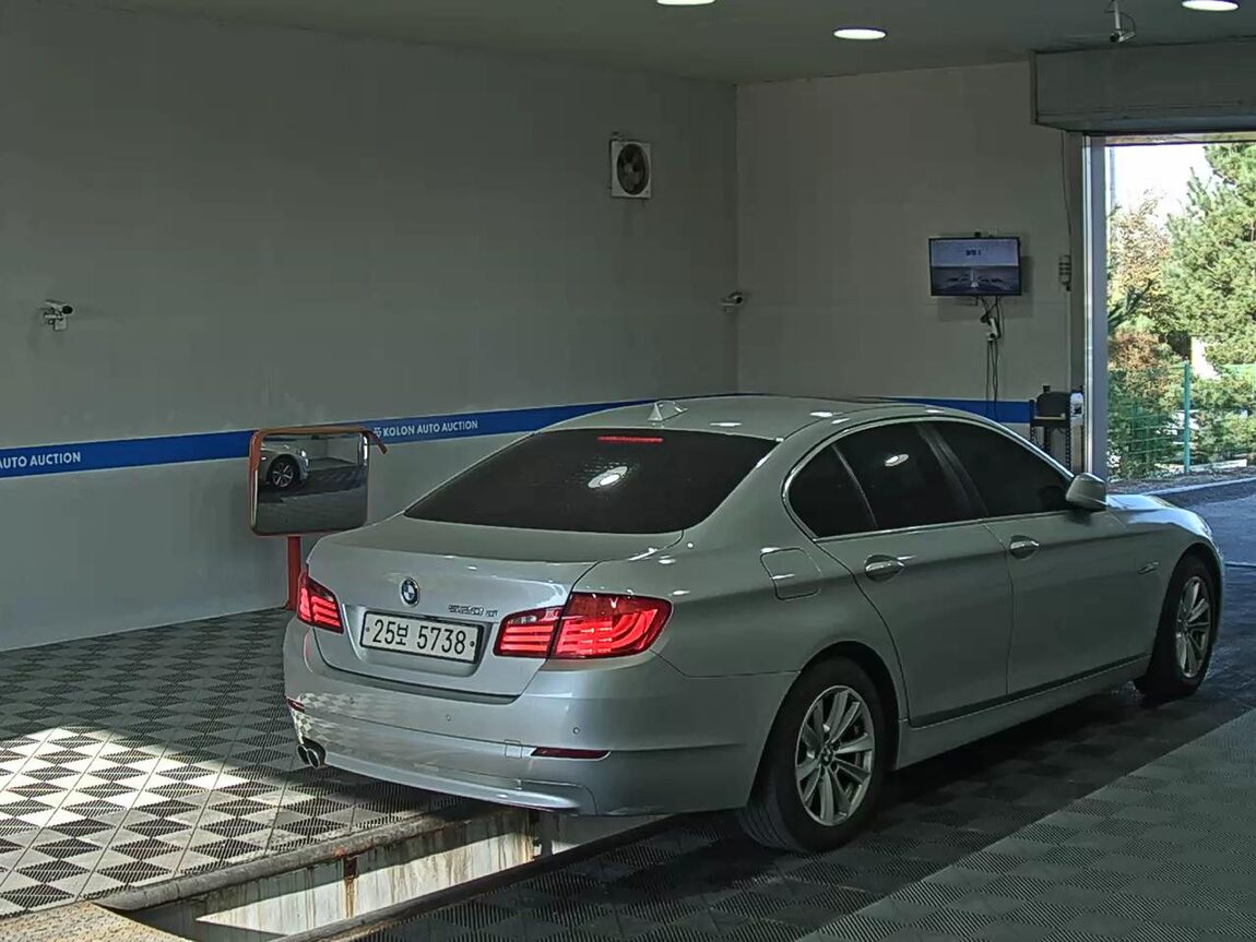 BMW 5 SERIES (6TH GEN) 520d 2013 - zdjęcie 5