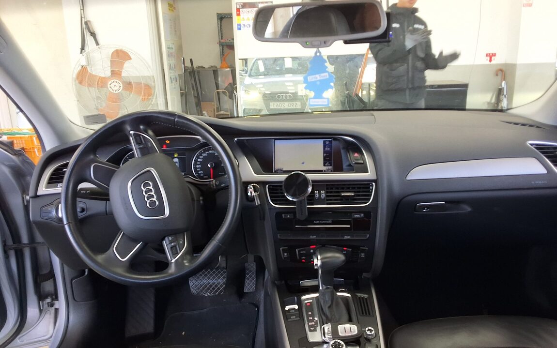 AUDI A4 (4TH GEN) 30 TDI 2015 - zdjęcie 11
