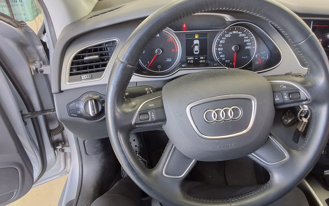 AUDI A4 (4TH GEN) 30 TDI 2015 - zdjęcie 23