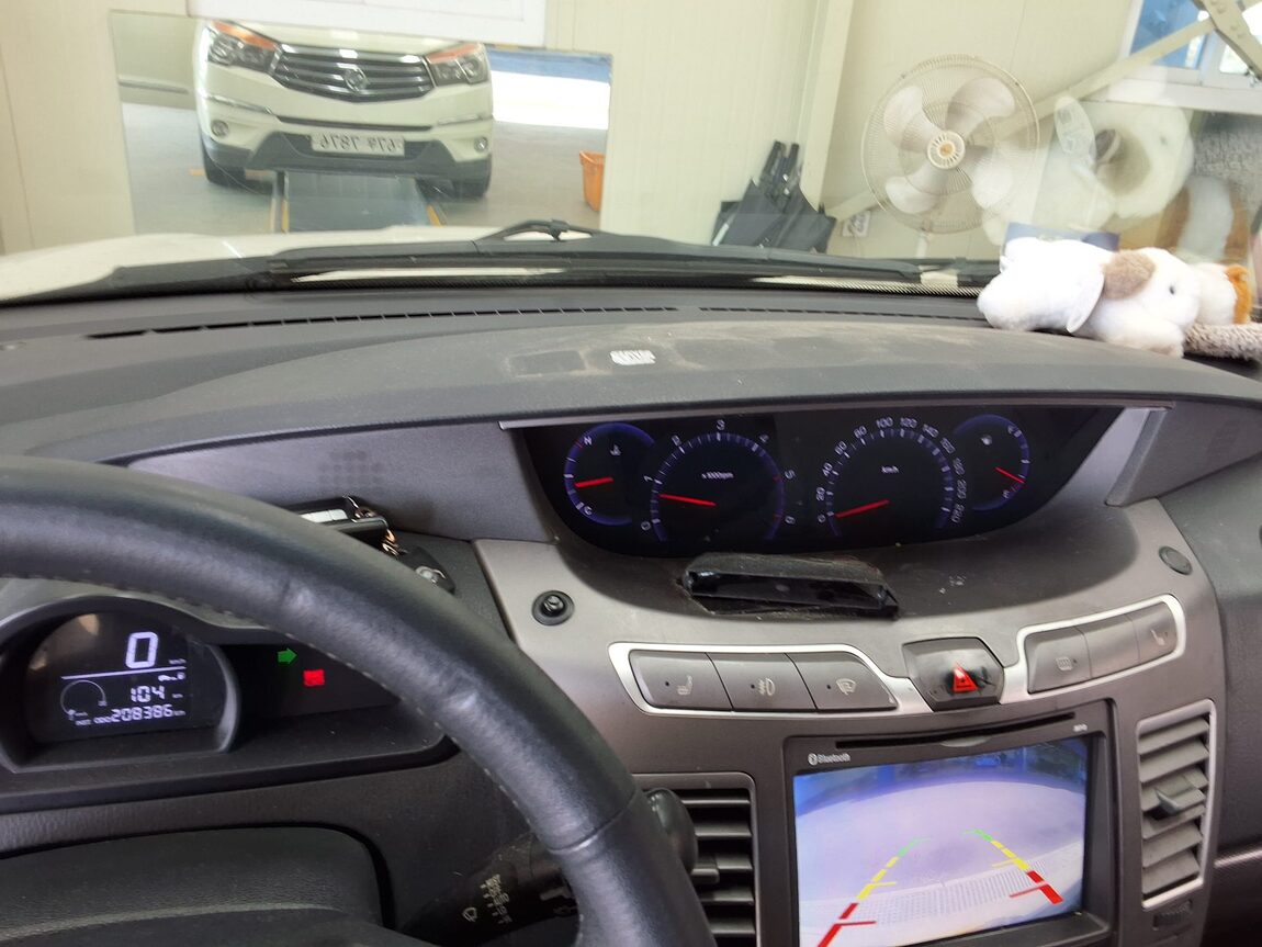 KG MOBILITY (SSANGYONG) KORANDO TOURISMO 2.0 4WD 9-SEATER LT 2014 - zdjęcie 25