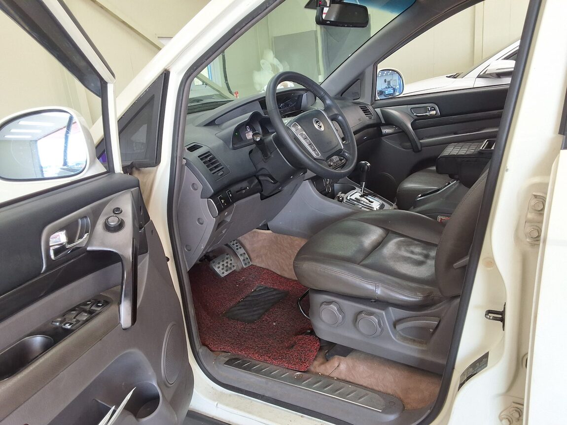KG MOBILITY (SSANGYONG) KORANDO TOURISMO 2.0 4WD 9-SEATER LT 2014 - zdjęcie 11