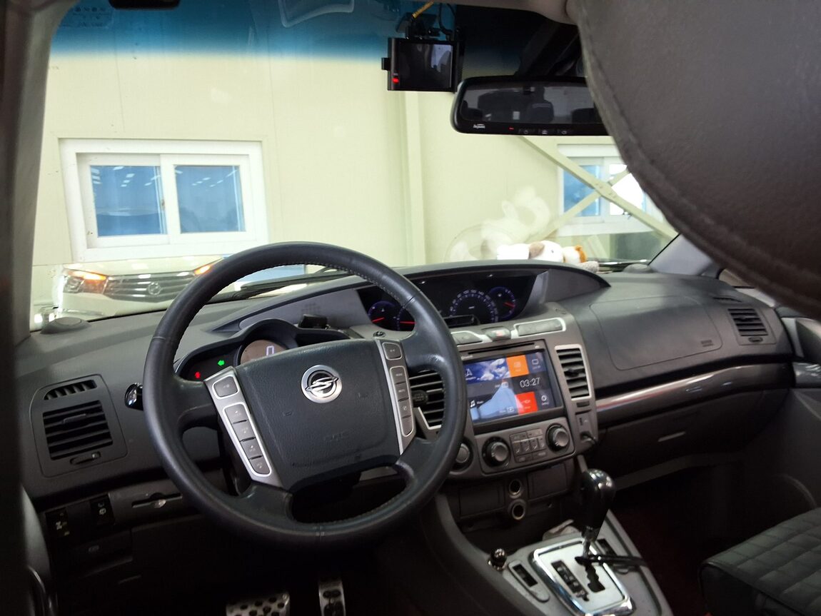 KG MOBILITY (SSANGYONG) KORANDO TOURISMO 2.0 4WD 9-SEATER LT 2014 - zdjęcie 12