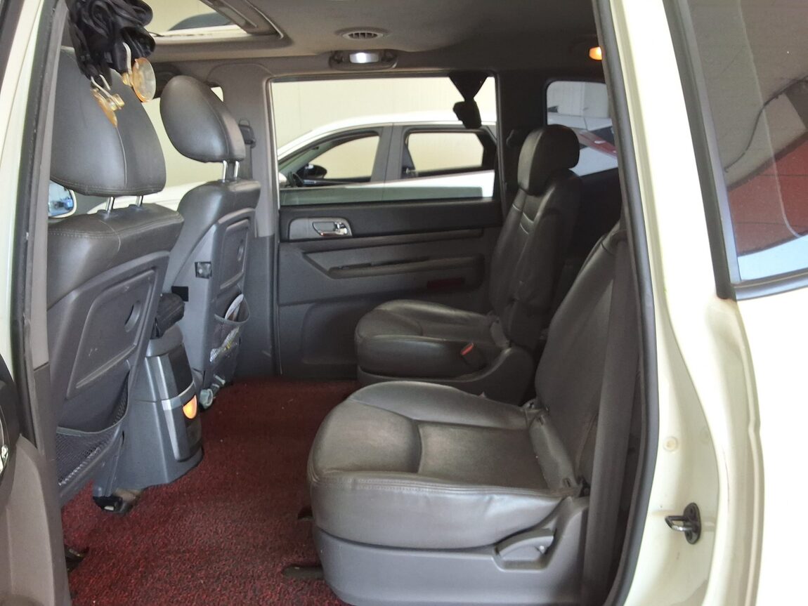 KG MOBILITY (SSANGYONG) KORANDO TOURISMO 2.0 4WD 9-SEATER LT 2014 - zdjęcie 13