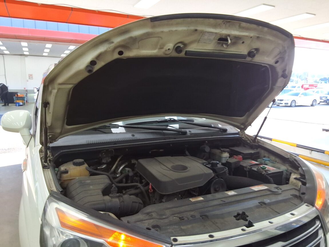 KG MOBILITY (SSANGYONG) KORANDO TOURISMO 2.0 4WD 9-SEATER LT 2014 - zdjęcie 18
