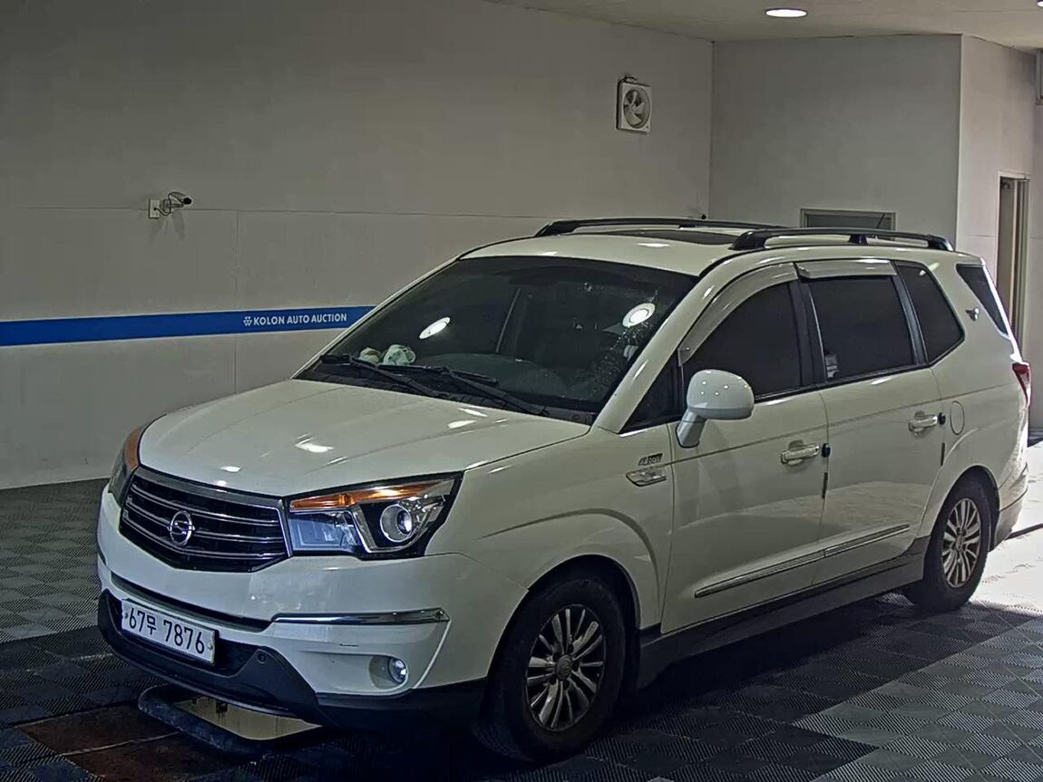 KG MOBILITY (SSANGYONG) KORANDO TOURISMO 2.0 4WD 9-SEATER LT 2014 - zdjęcie 2
