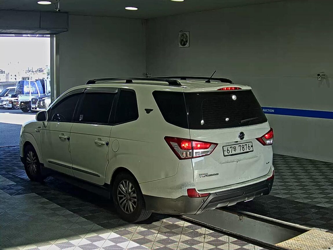 KG MOBILITY (SSANGYONG) KORANDO TOURISMO 2.0 4WD 9-SEATER LT 2014 - zdjęcie 6
