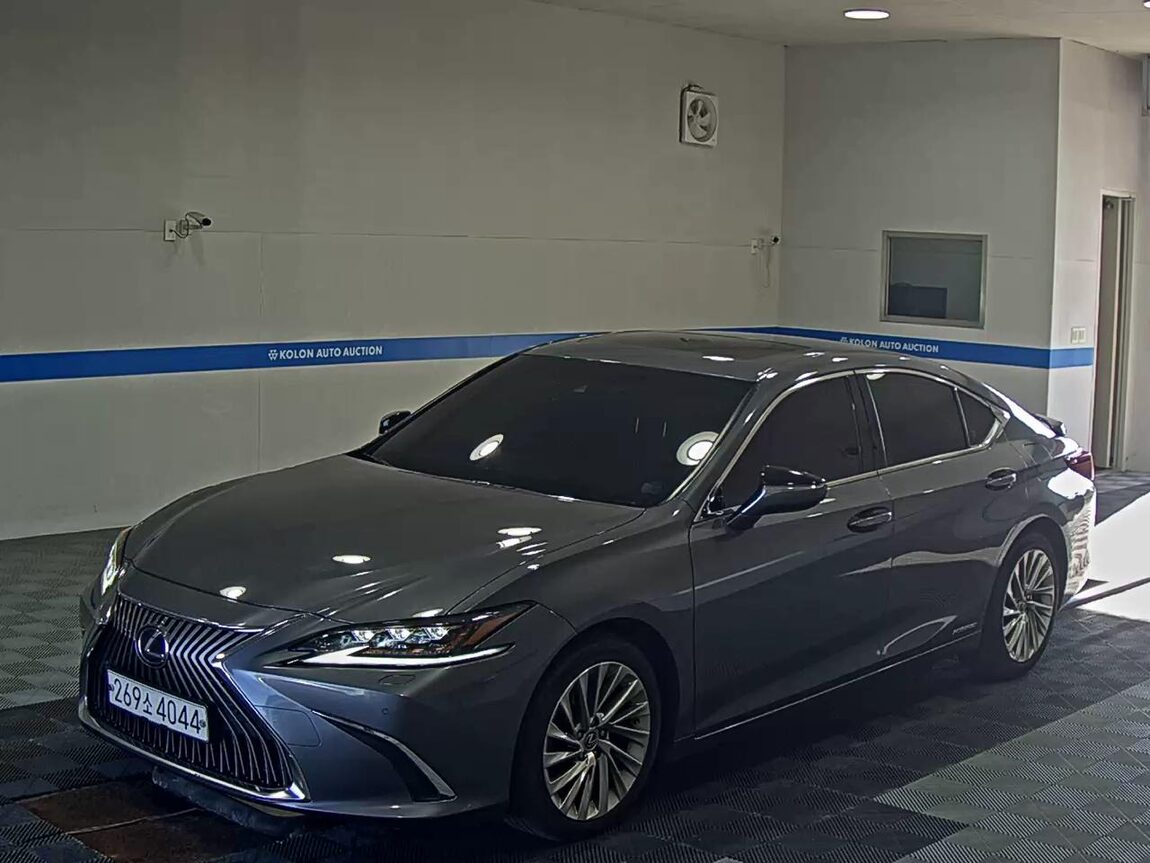 LEXUS ES (7TH GEN) 350 2021 - zdjęcie 2