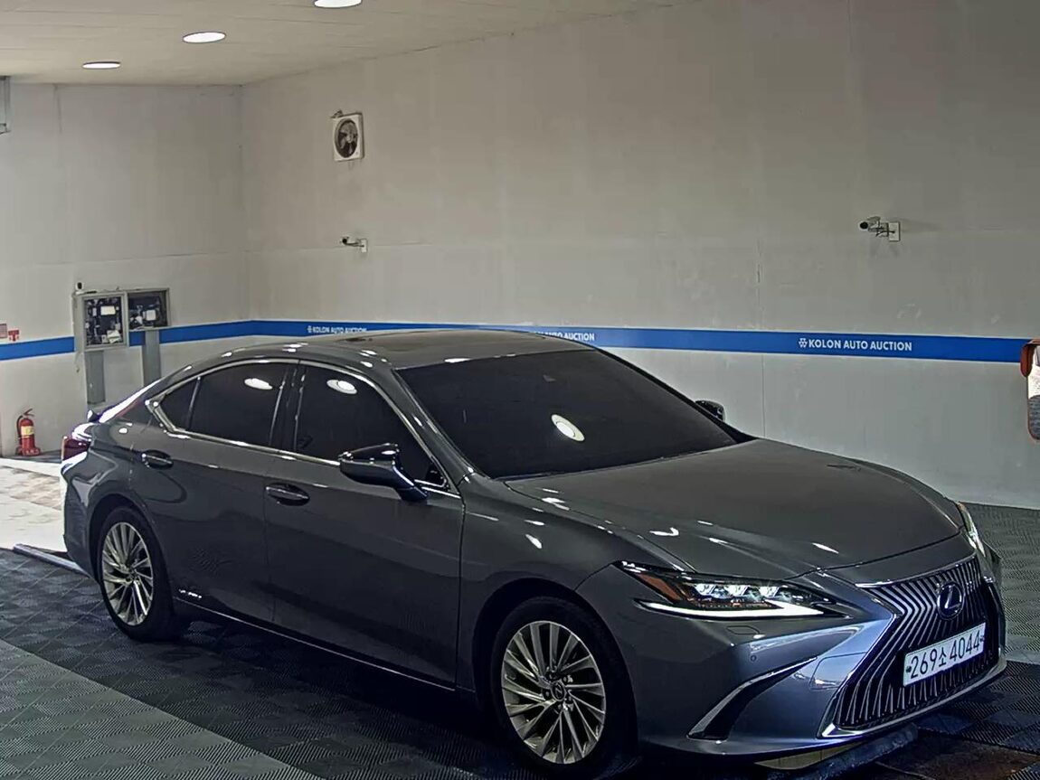 LEXUS ES (7TH GEN) 350 2021 - zdjęcie 3