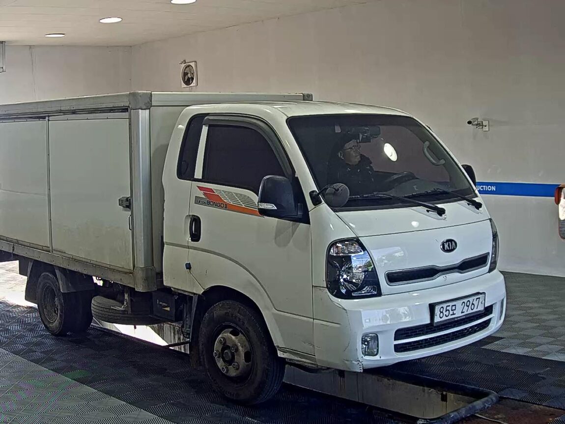 KIA BONGO III CARGO 1.2 TON KING CAB EXTRA LONG WHEELBASE 2019 - zdjęcie 3
