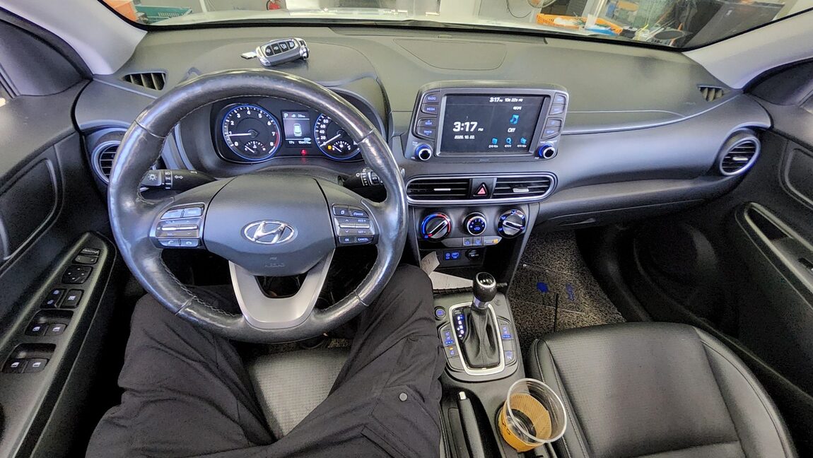 HYUNDAI KONA 1.6 GASOLINE 2WD MODERN POP 2018 - zdjęcie 11
