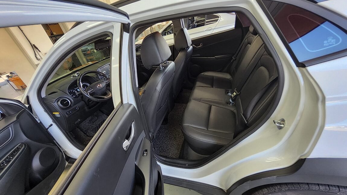 HYUNDAI KONA 1.6 GASOLINE 2WD MODERN POP 2018 - zdjęcie 12