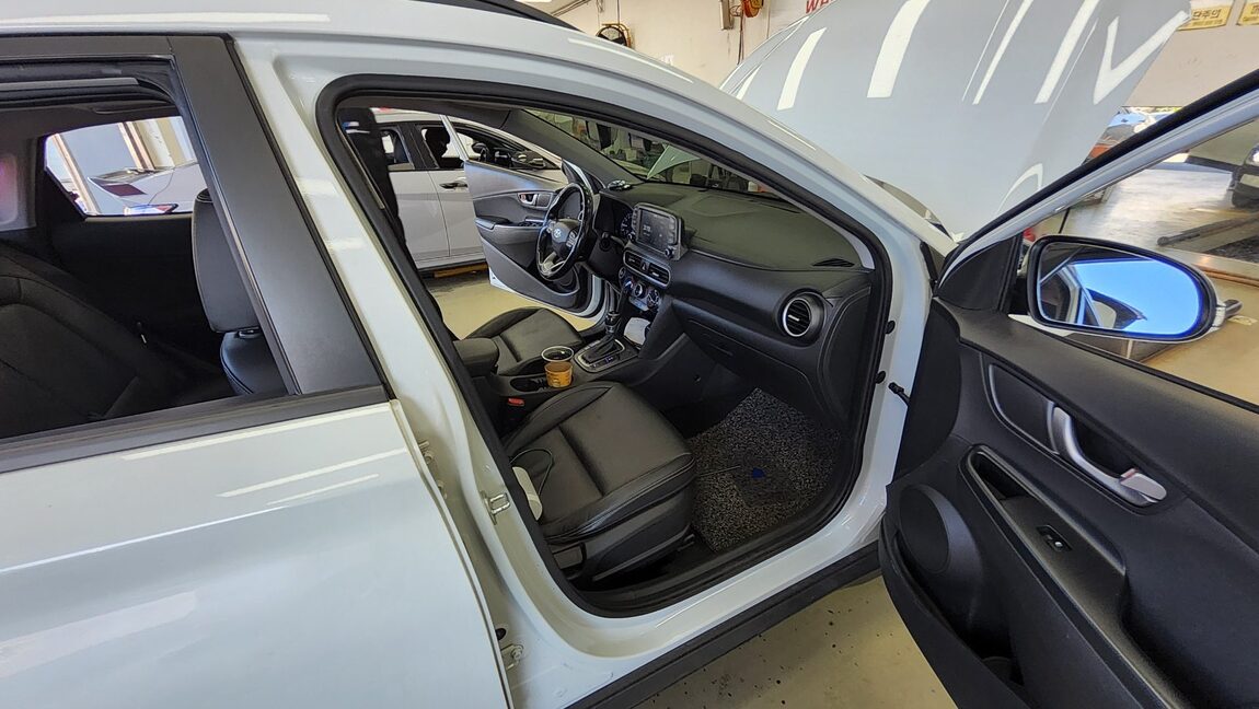 HYUNDAI KONA 1.6 GASOLINE 2WD MODERN POP 2018 - zdjęcie 14