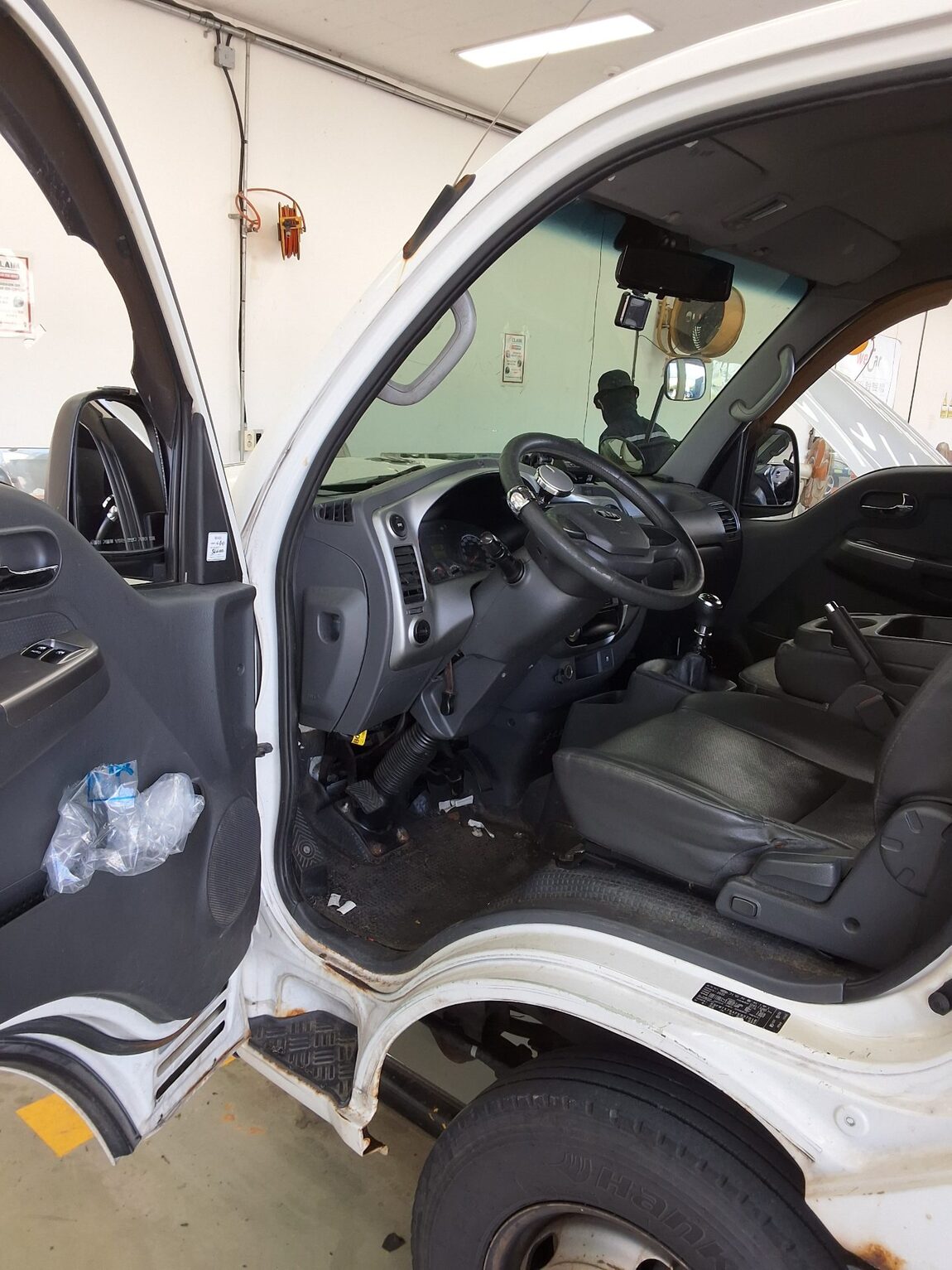 KIA BONGO III CARGO FREEZER BOX TRUCK 1.2 TON STANDARD CAB 2015 - zdjęcie 10