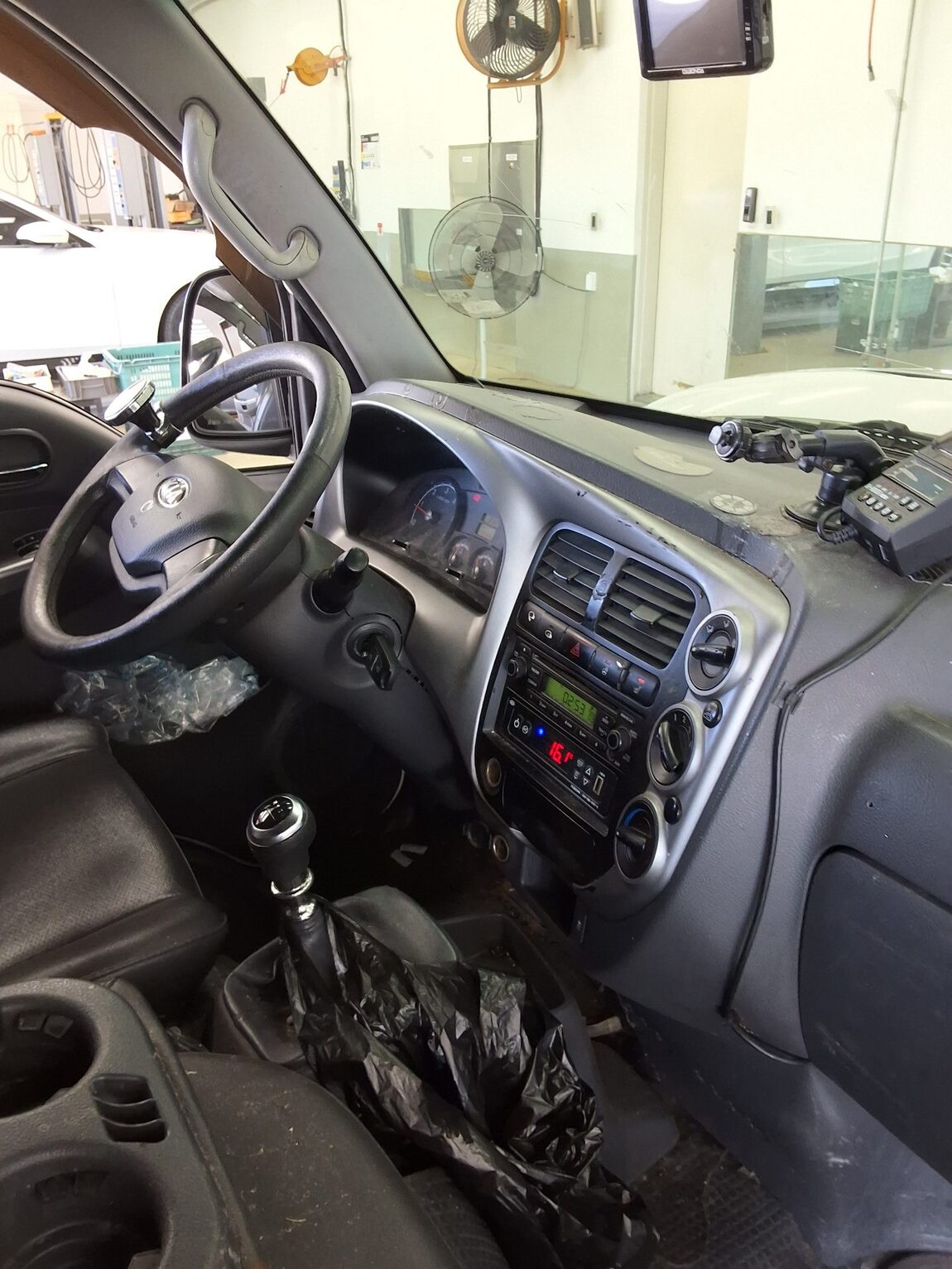 KIA BONGO III CARGO FREEZER BOX TRUCK 1.2 TON STANDARD CAB 2015 - zdjęcie 11