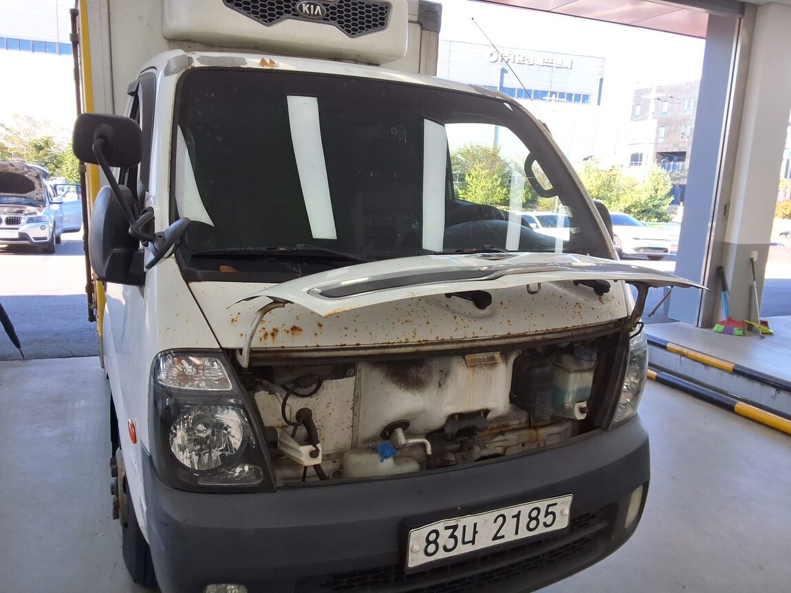 KIA BONGO III CARGO FREEZER BOX TRUCK 1.2 TON STANDARD CAB 2015 - zdjęcie 17