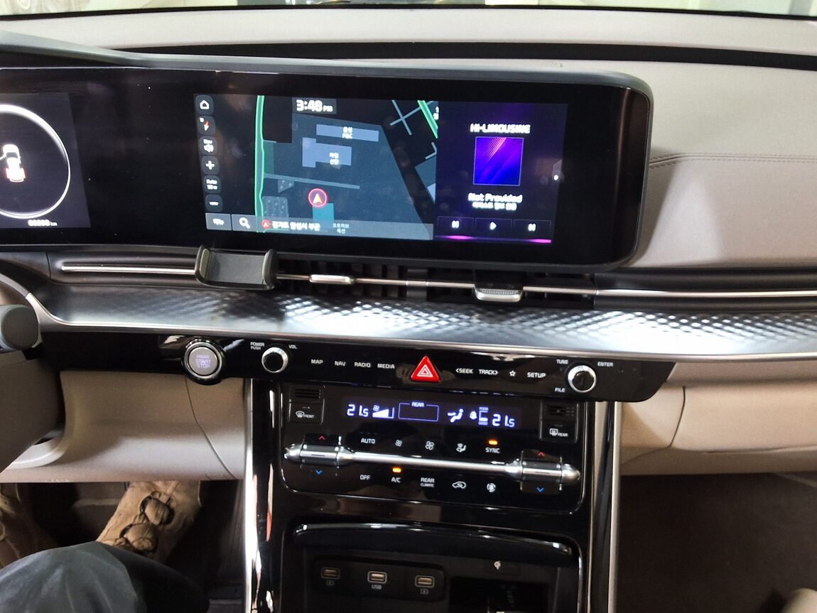 KIA NEW CARNIVAL (KA4) HI-LIMOUSINE 4-SEATER GASOLINE SIGNATURE 2022 - zdjęcie 24