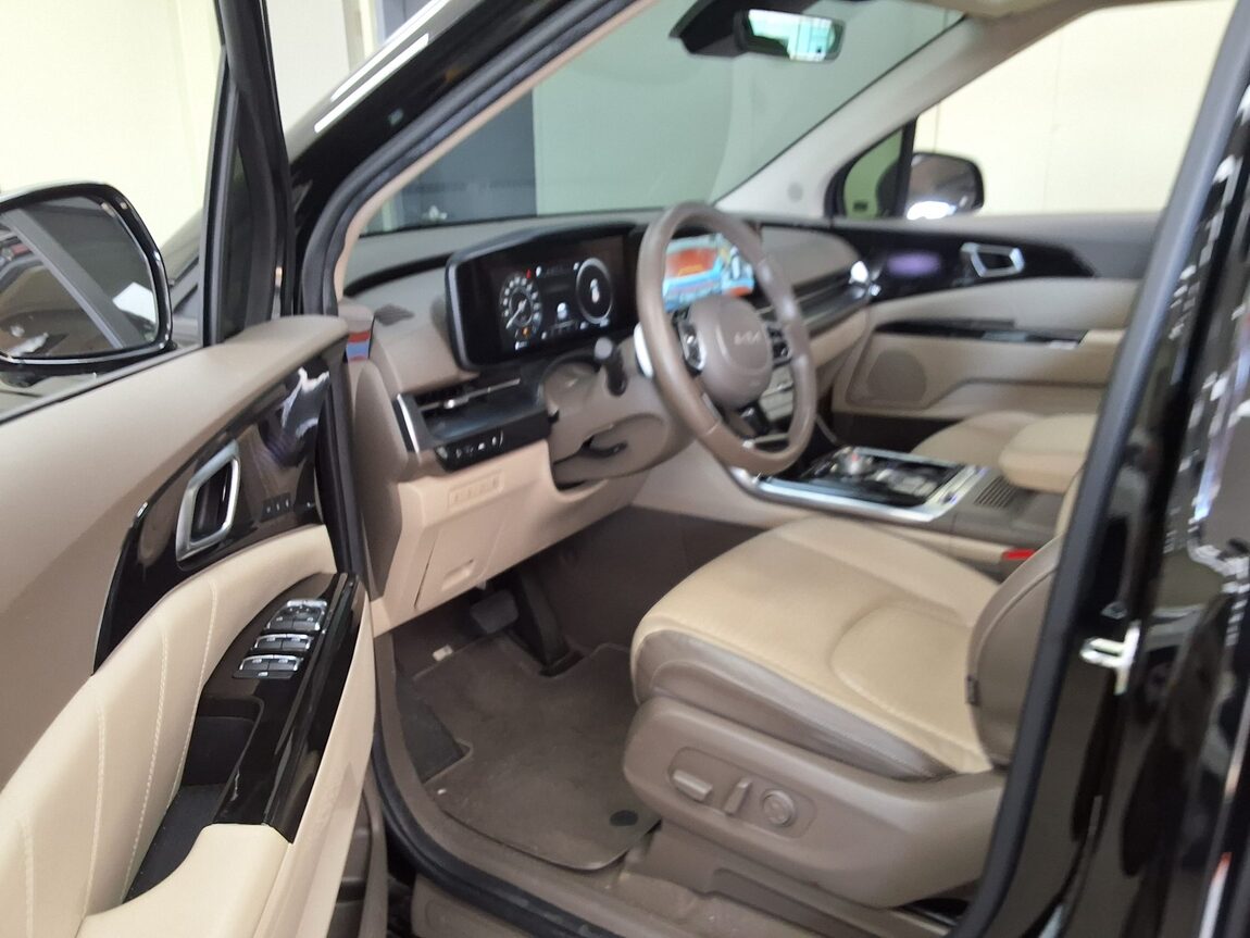 KIA NEW CARNIVAL (KA4) HI-LIMOUSINE 4-SEATER GASOLINE SIGNATURE 2022 - zdjęcie 11