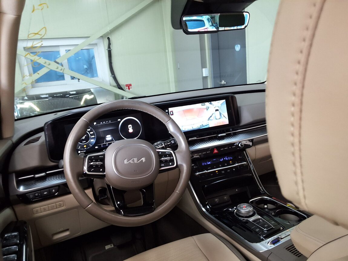 KIA NEW CARNIVAL (KA4) HI-LIMOUSINE 4-SEATER GASOLINE SIGNATURE 2022 - zdjęcie 12