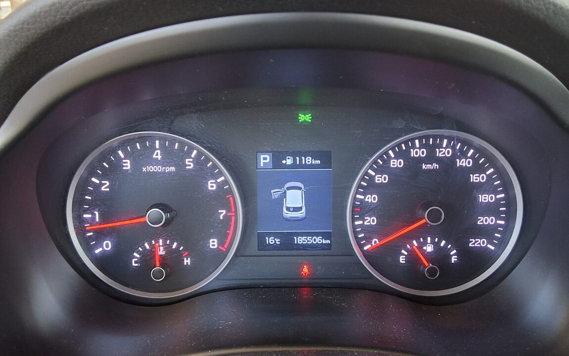 KIA STONIC 1.4 GASOLINE DELUXE 2019 - zdjęcie 9
