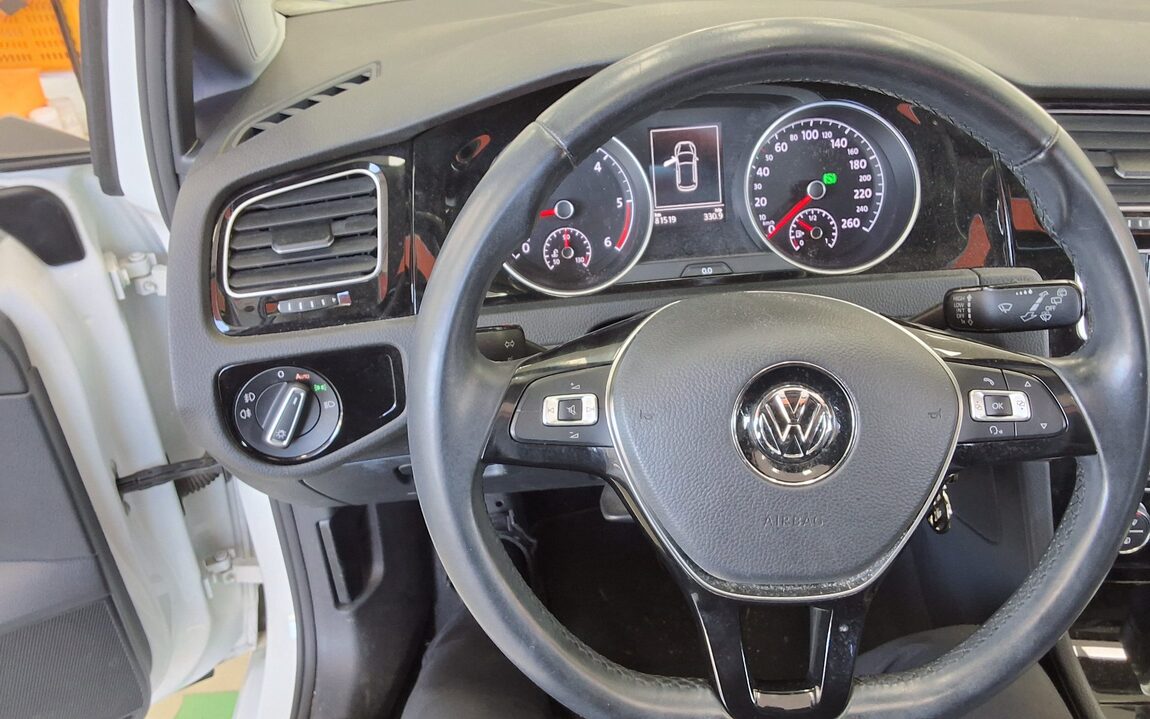 VOLKSWAGEN GOLF (7TH GEN) 2.0 TDI 2013 - zdjęcie 17