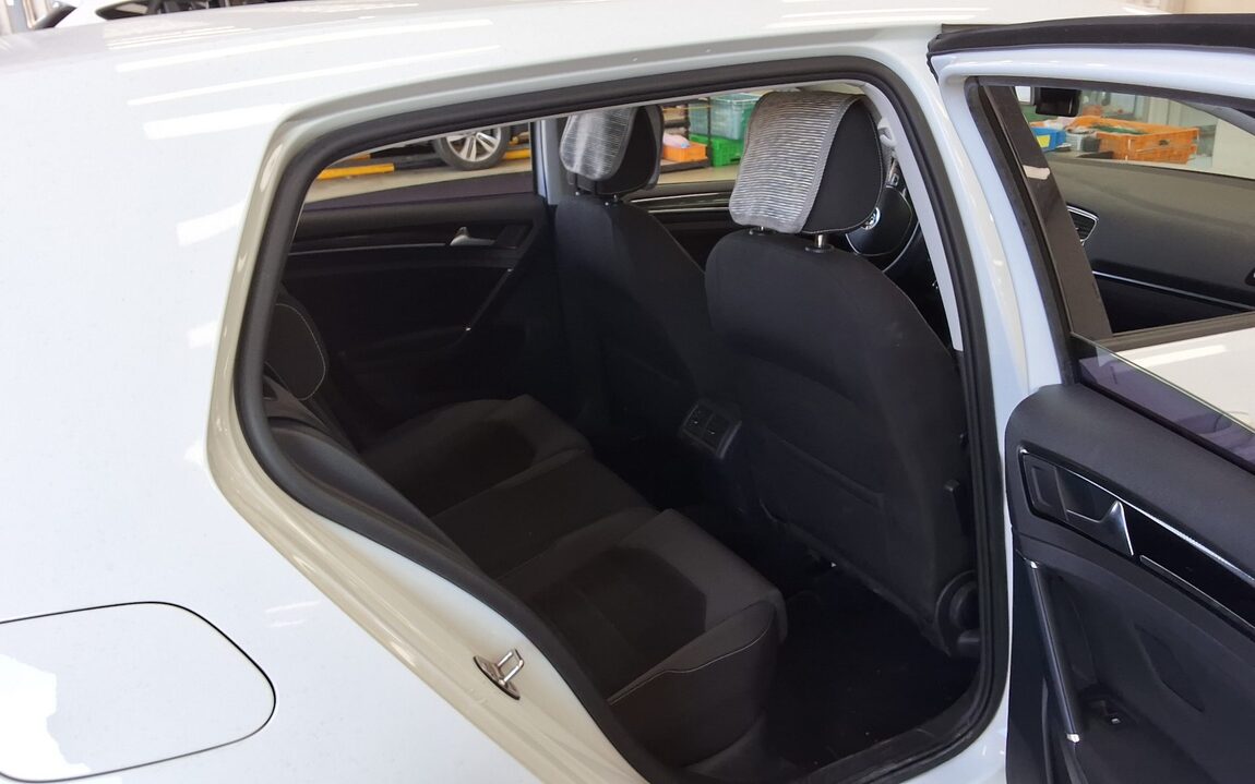 VOLKSWAGEN GOLF (7TH GEN) 2.0 TDI 2013 - zdjęcie 13