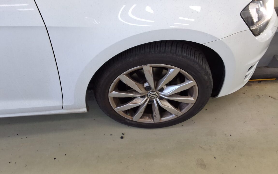 VOLKSWAGEN GOLF (7TH GEN) 2.0 TDI 2013 - zdjęcie 26