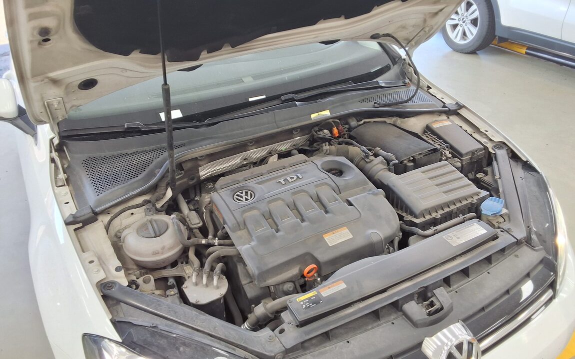 VOLKSWAGEN GOLF (7TH GEN) 2.0 TDI 2013 - zdjęcie 22