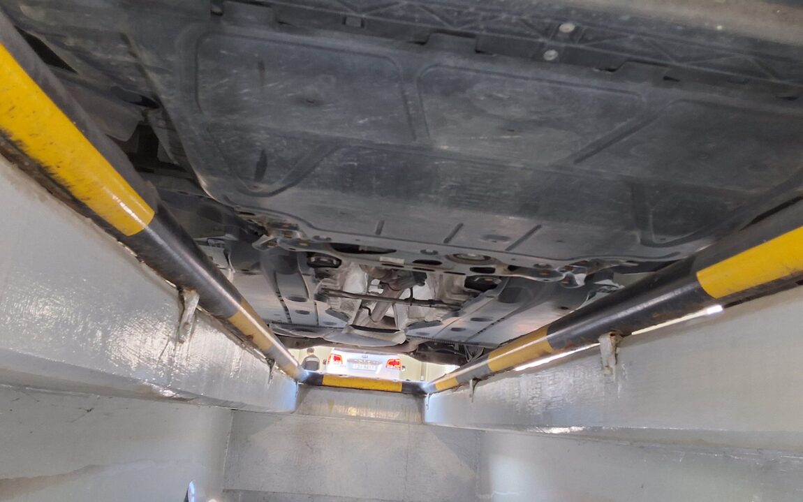 VOLKSWAGEN GOLF (7TH GEN) 2.0 TDI 2013 - zdjęcie 23
