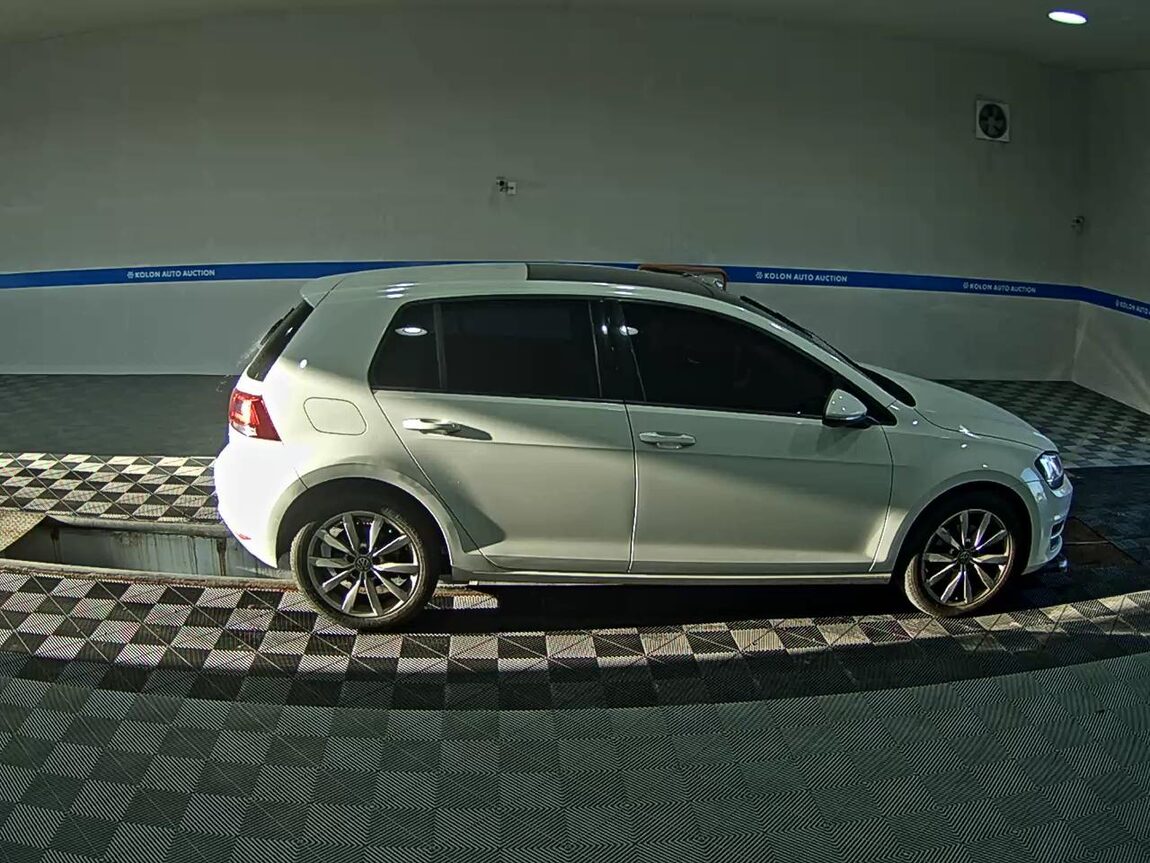 VOLKSWAGEN GOLF (7TH GEN) 2.0 TDI 2013 - zdjęcie 4