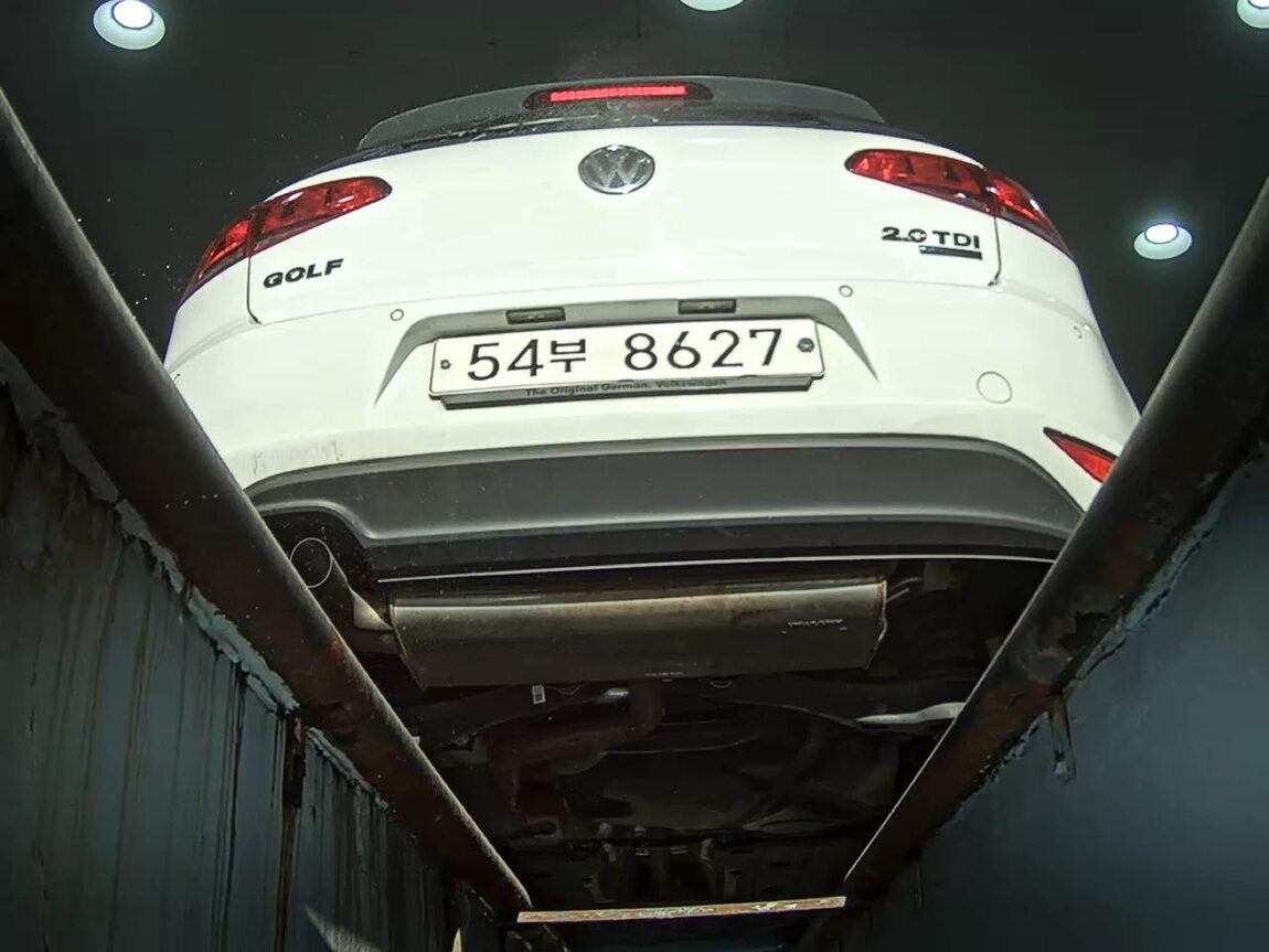 VOLKSWAGEN GOLF (7TH GEN) 2.0 TDI 2013 - zdjęcie 8