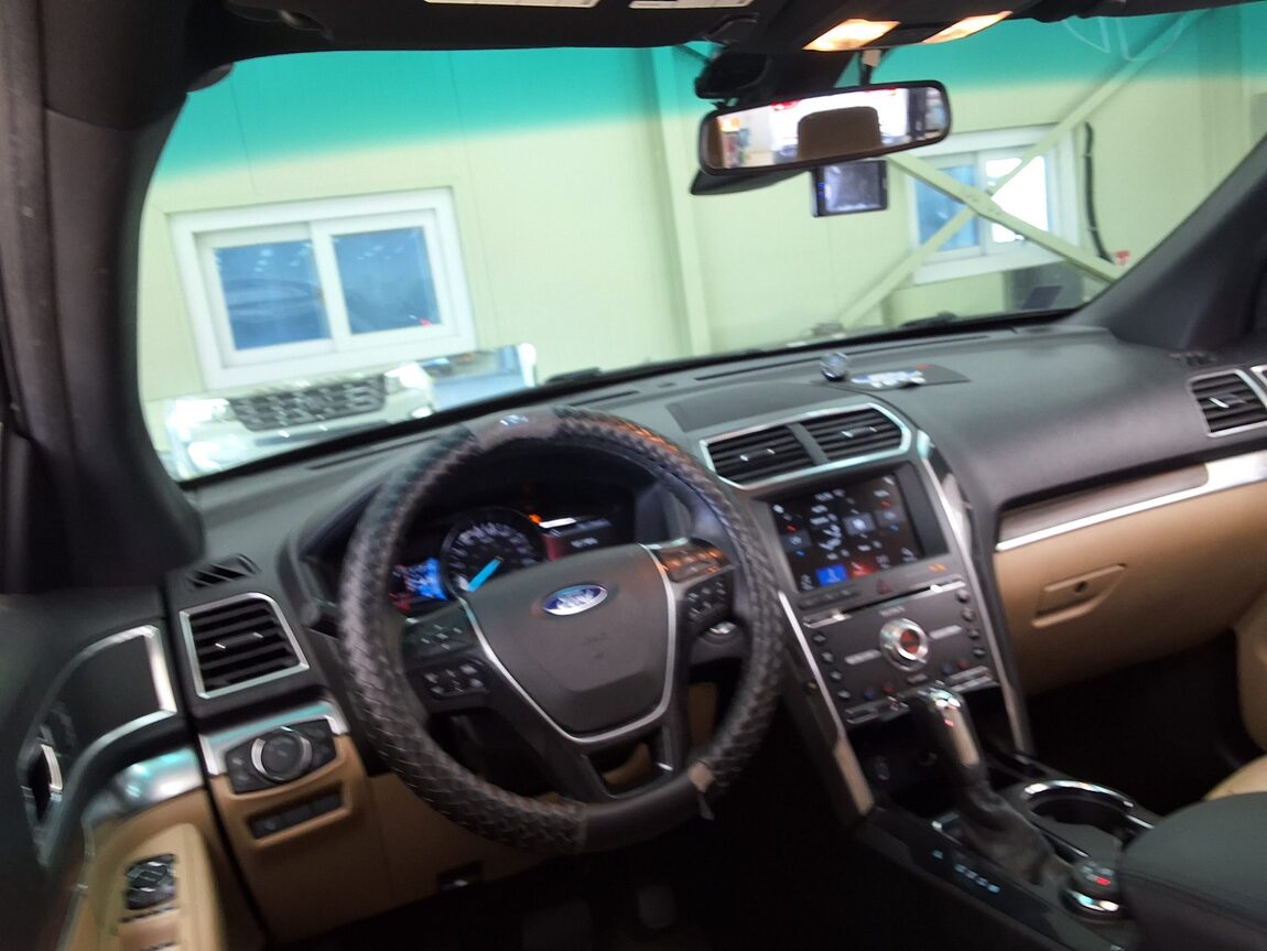 FORD EXPLORER (5TH GEN) 2.3 AWD LIMITED 2017 - zdjęcie 12
