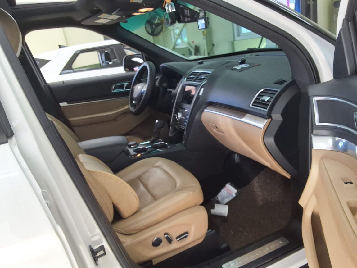 FORD EXPLORER (5TH GEN) 2.3 AWD LIMITED 2017 - zdjęcie 15