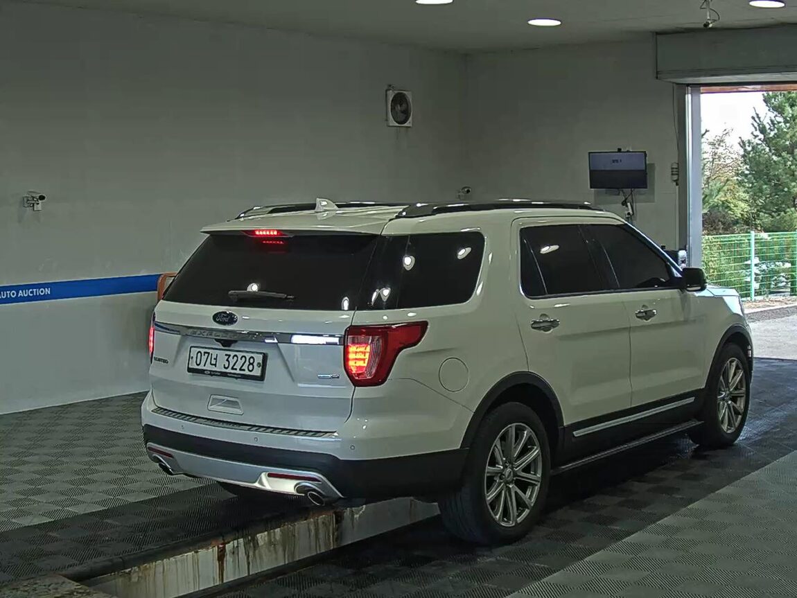 FORD EXPLORER (5TH GEN) 2.3 AWD LIMITED 2017 - zdjęcie 5