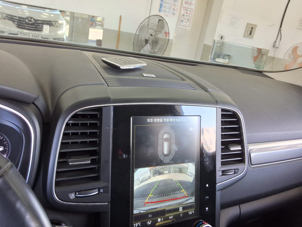 RENAULT (SAMSUNG) QM6 2.0 GDe 2WD RE 2018 - zdjęcie 18