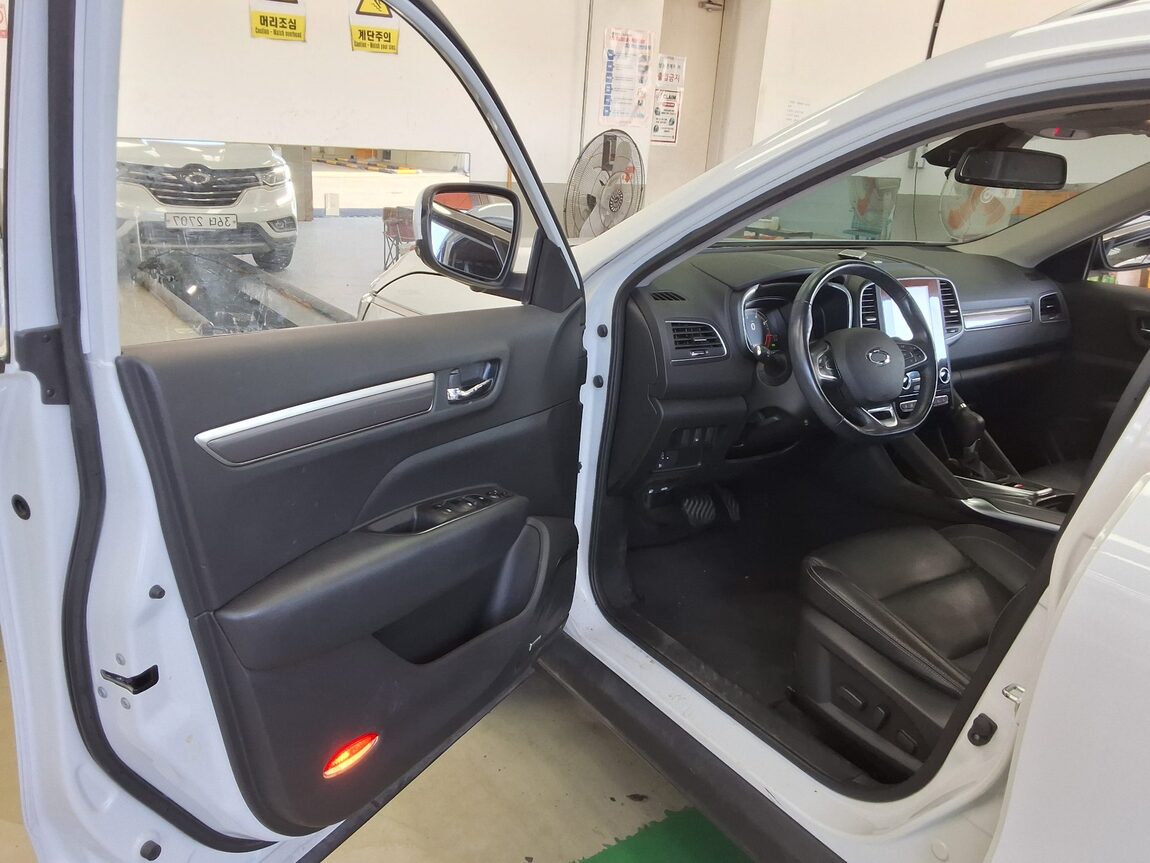 RENAULT (SAMSUNG) QM6 2.0 GDe 2WD RE 2018 - zdjęcie 10