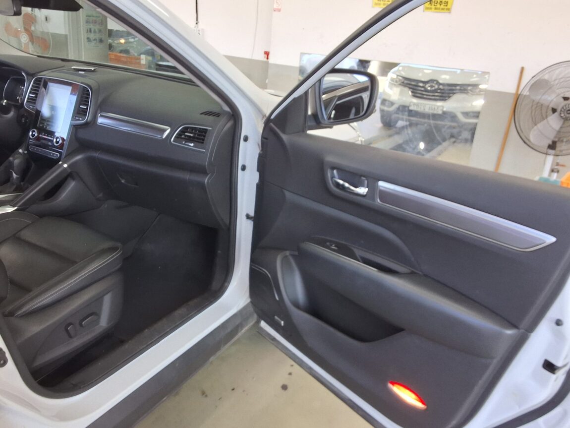 RENAULT (SAMSUNG) QM6 2.0 GDe 2WD RE 2018 - zdjęcie 14