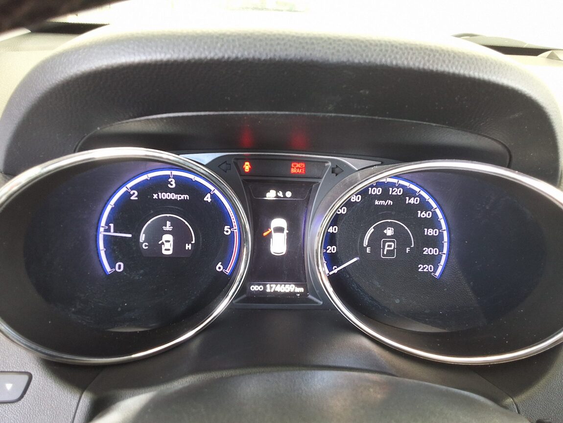 HYUNDAI NEW TUCSON ix DIESEL R2.0 4WD PREMIUM 2014 - zdjęcie 9