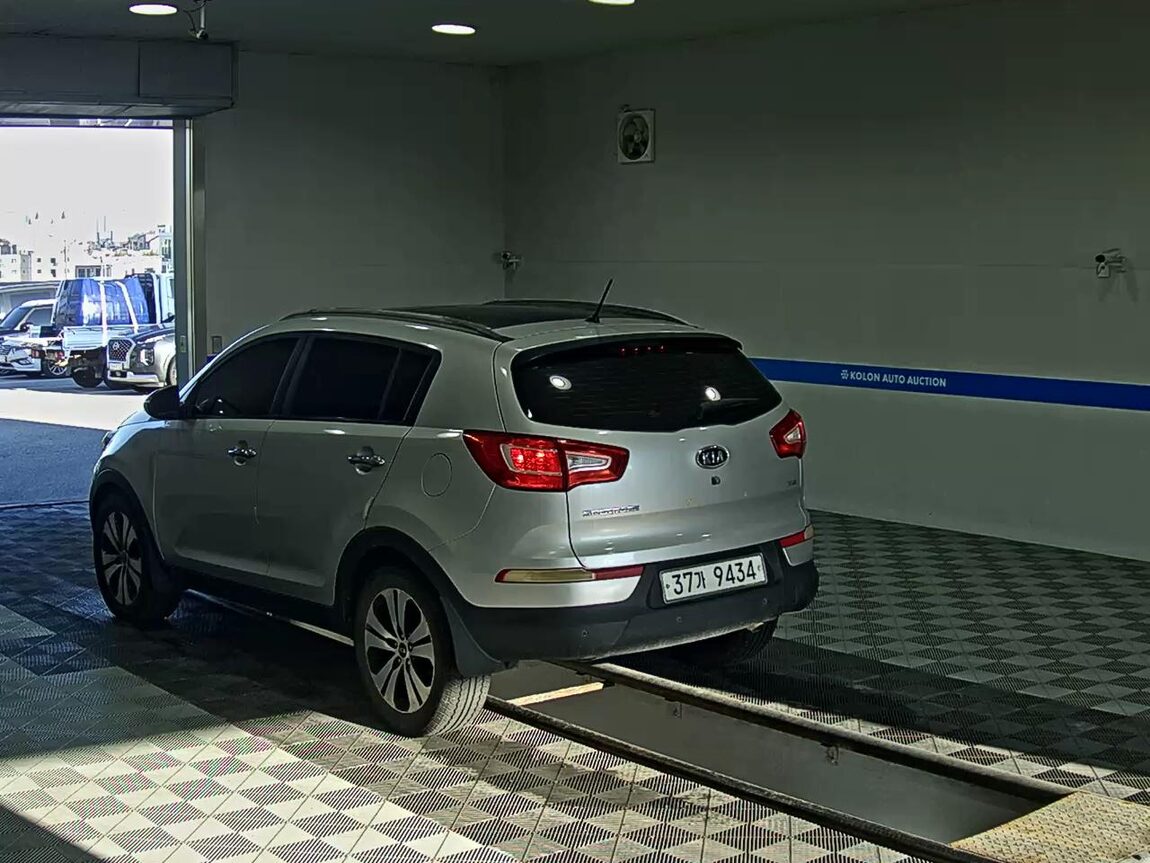 KIA SPORTAGE R DIESEL R2.0 2WD TLX LUXURY MODEL 2011 - zdjęcie 6