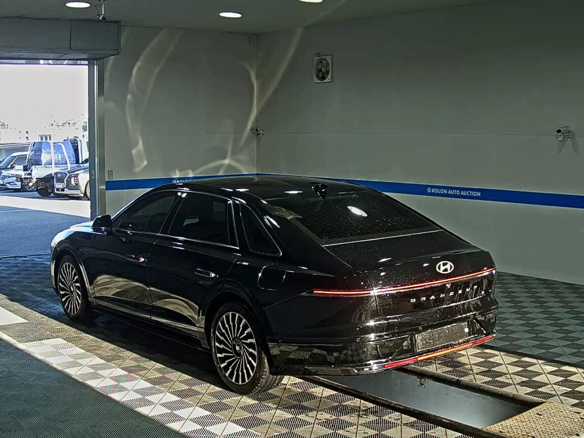 HYUNDAI THE ALL NEW GRANDEUR GASOLINE 2.5 CALLIGRAPHY 2023 - zdjęcie 6