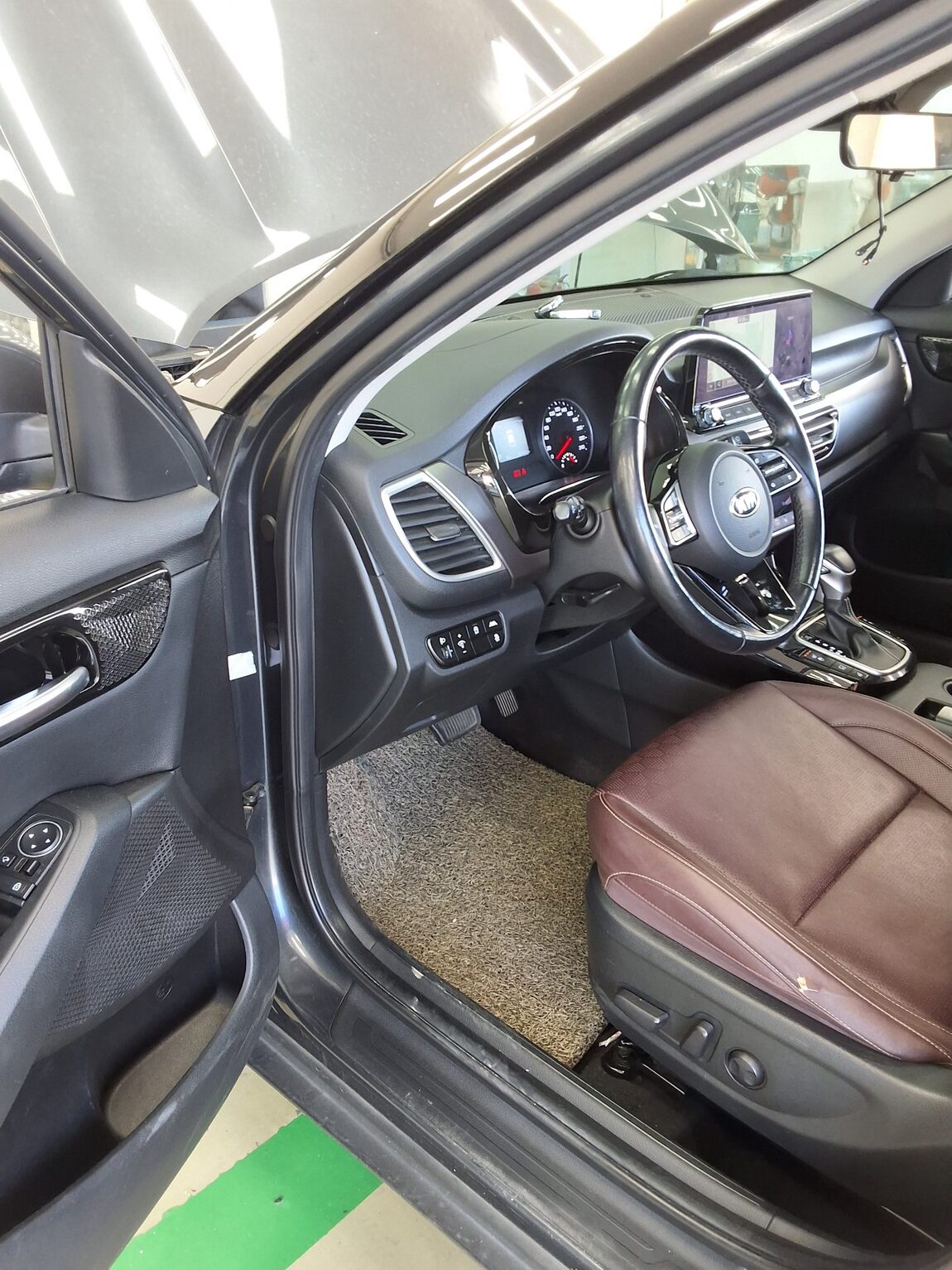 KIA SELTOS 1.6 DIESEL 2WD NOBLESSE 2020 - zdjęcie 10