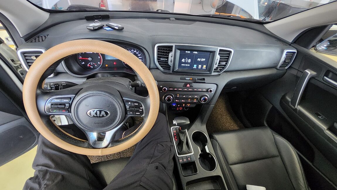 KIA NEW SPORTAGE R2.0 2WD PRESTIGE 2016 - zdjęcie 11