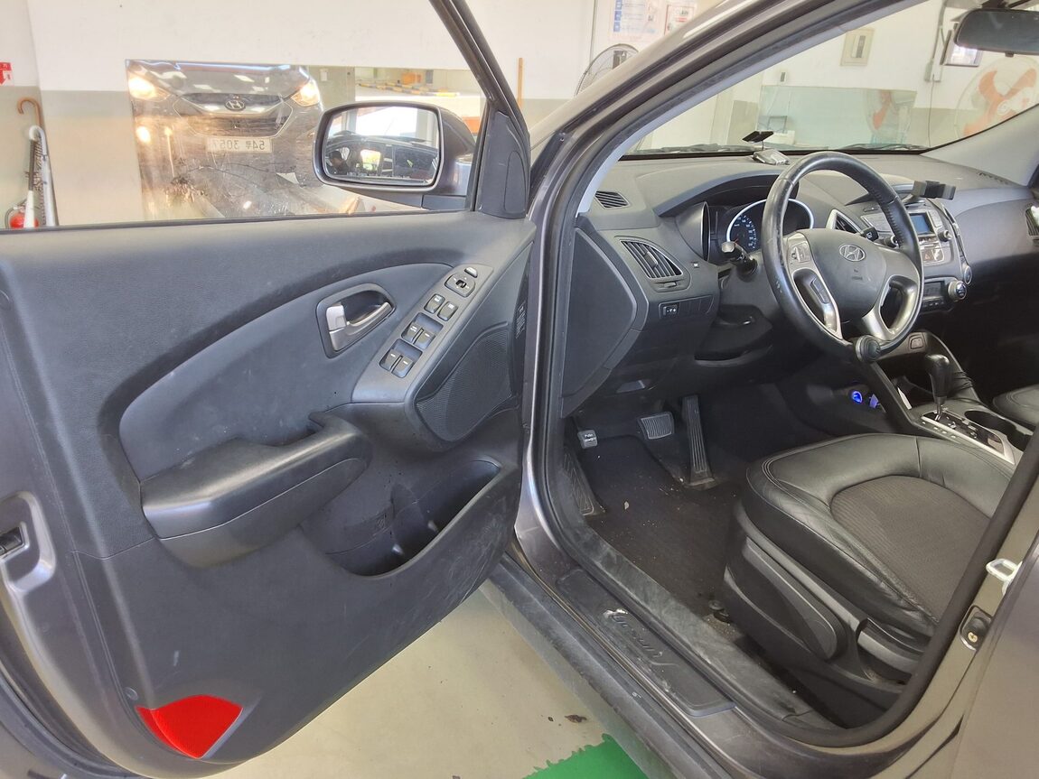 HYUNDAI TUCSON ix DIESEL R20 2WD LX20 LUXURY 2010 - zdjęcie 10