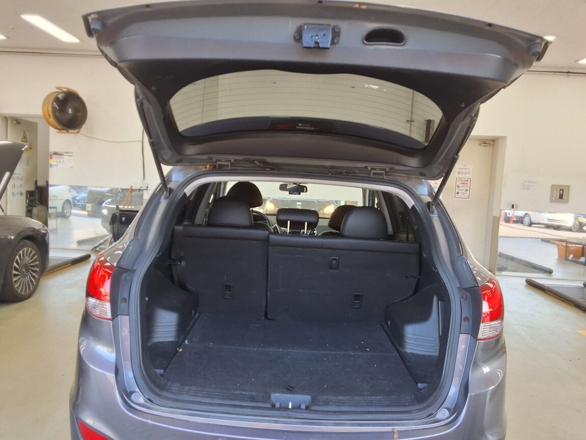 HYUNDAI TUCSON ix DIESEL R20 2WD LX20 LUXURY 2010 - zdjęcie 15