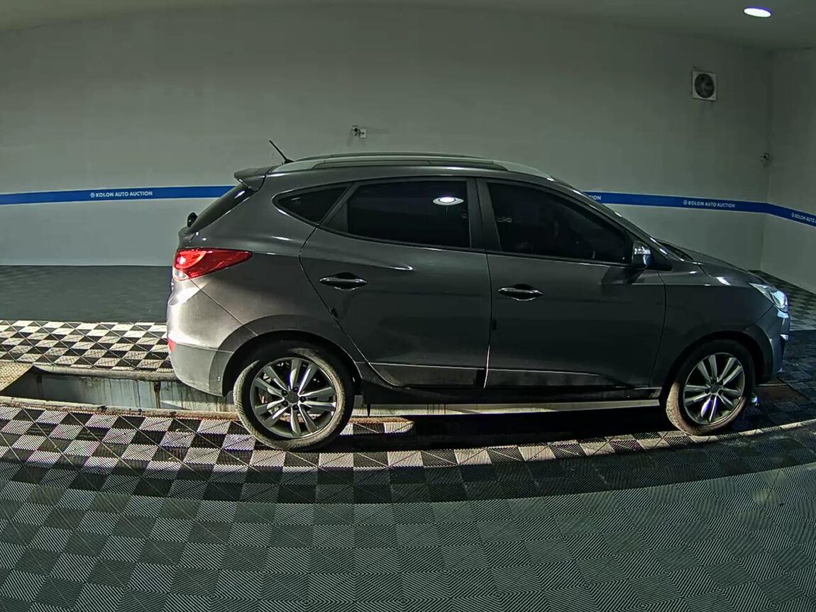 HYUNDAI TUCSON ix DIESEL R20 2WD LX20 LUXURY 2010 - zdjęcie 4