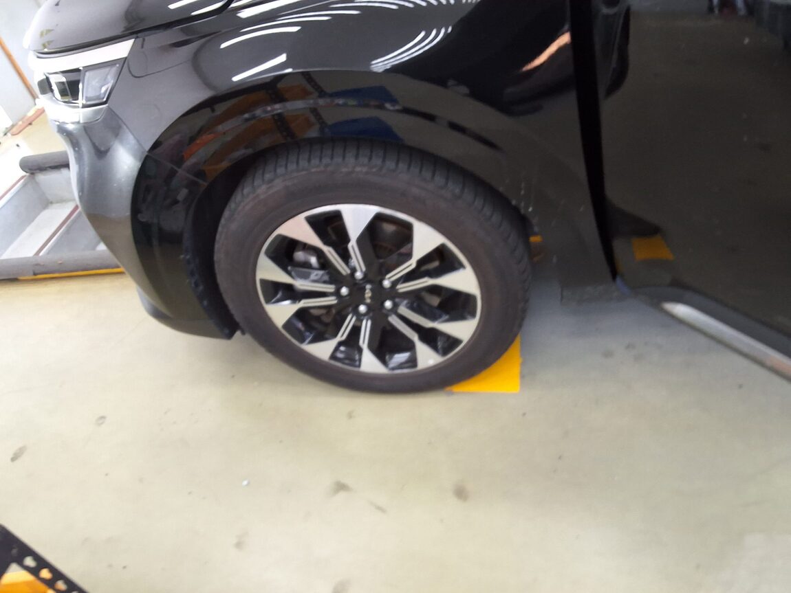 KIA NEW CARNIVAL (KA4) 9-SEATER DIESEL SIGNATURE 2023 - zdjęcie 23