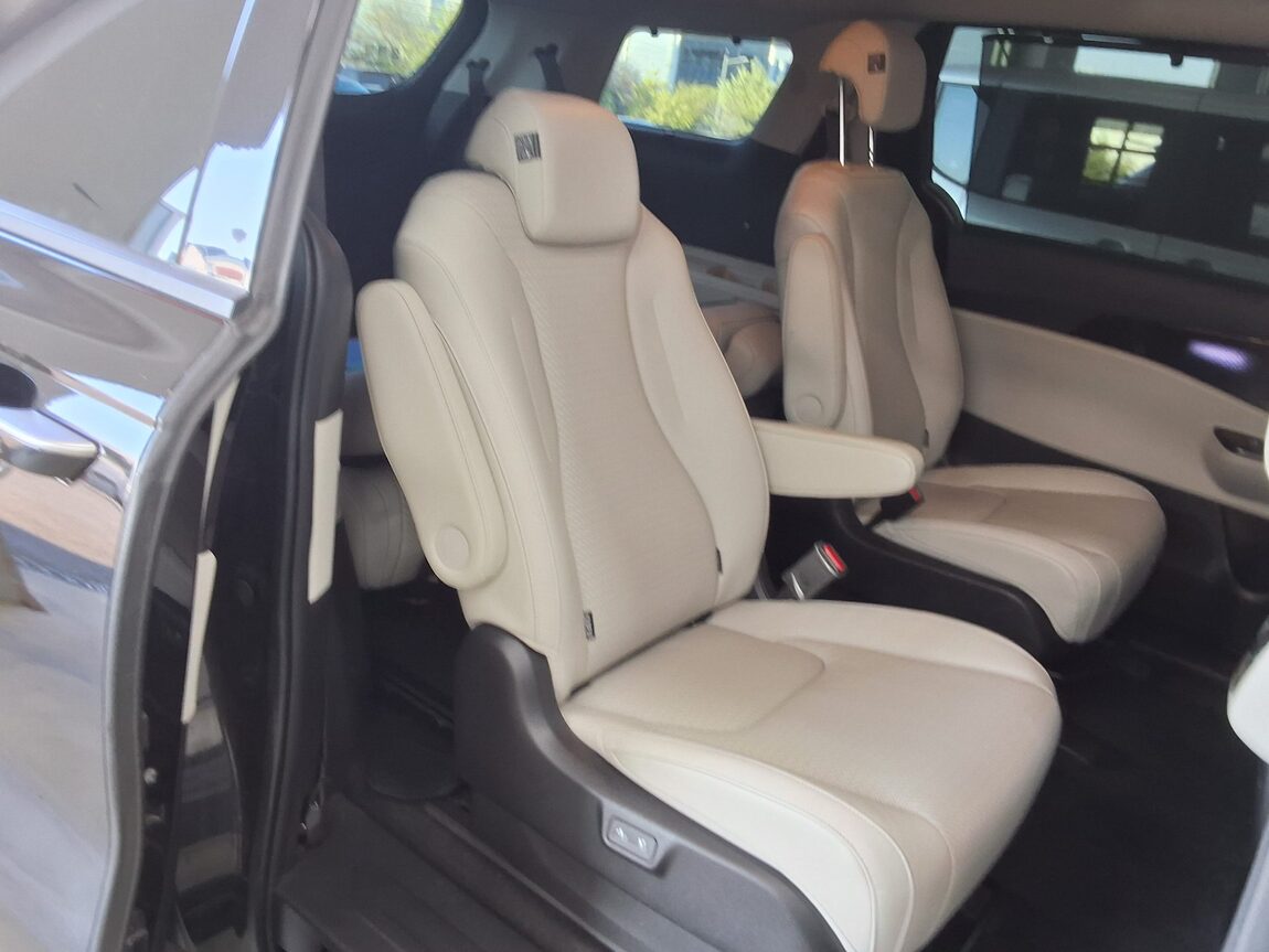 KIA NEW CARNIVAL (KA4) 9-SEATER DIESEL SIGNATURE 2023 - zdjęcie 13