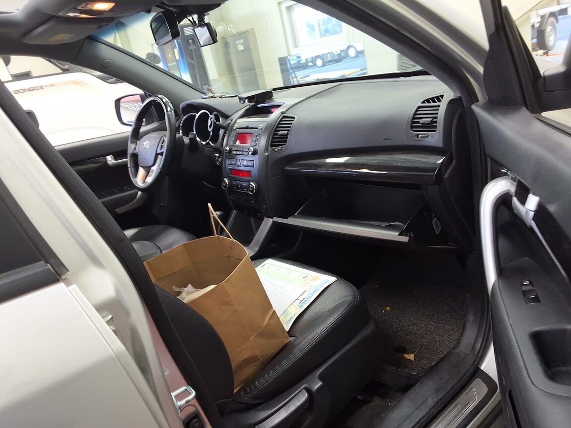 KIA SORENTO R DIESEL 2.2 4WD TLX LUXURY MODEL 2011 - zdjęcie 15
