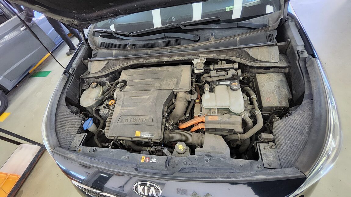 KIA NIRO 1.6 HYBRID NOBLESSE 2018 - zdjęcie 21