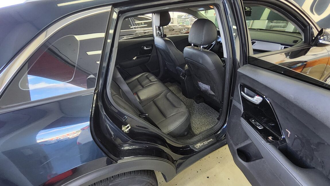 KIA NIRO 1.6 HYBRID NOBLESSE 2018 - zdjęcie 13