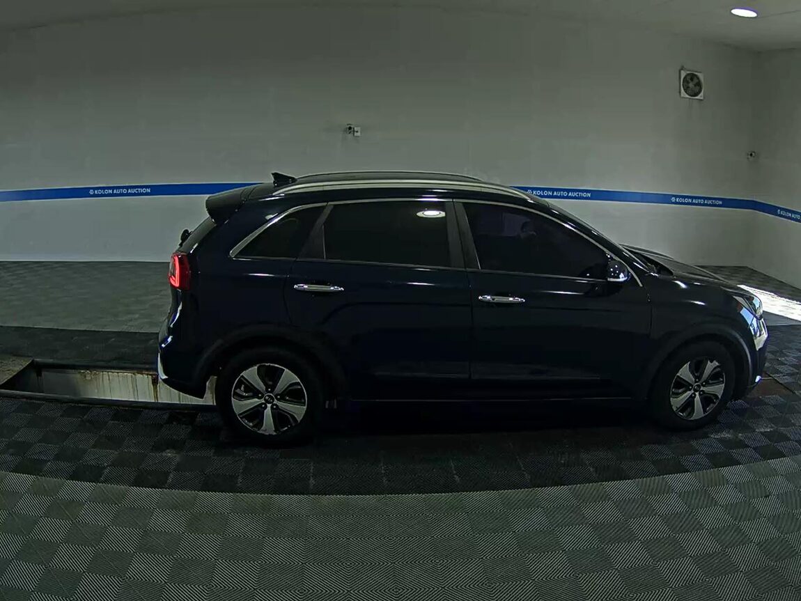 KIA NIRO 1.6 HYBRID NOBLESSE 2018 - zdjęcie 4